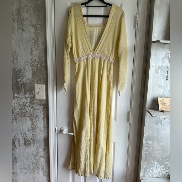 CU Amelia Dress - Picture 6 of 8